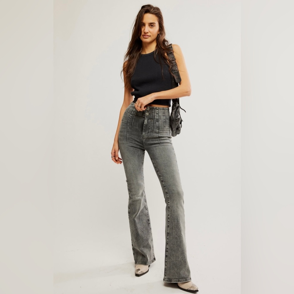 🌻🆕FREE PEOPLE We The Free Jayde Flare Jeans-Ridge Grey color-Size 27 - Picture 6 of 16